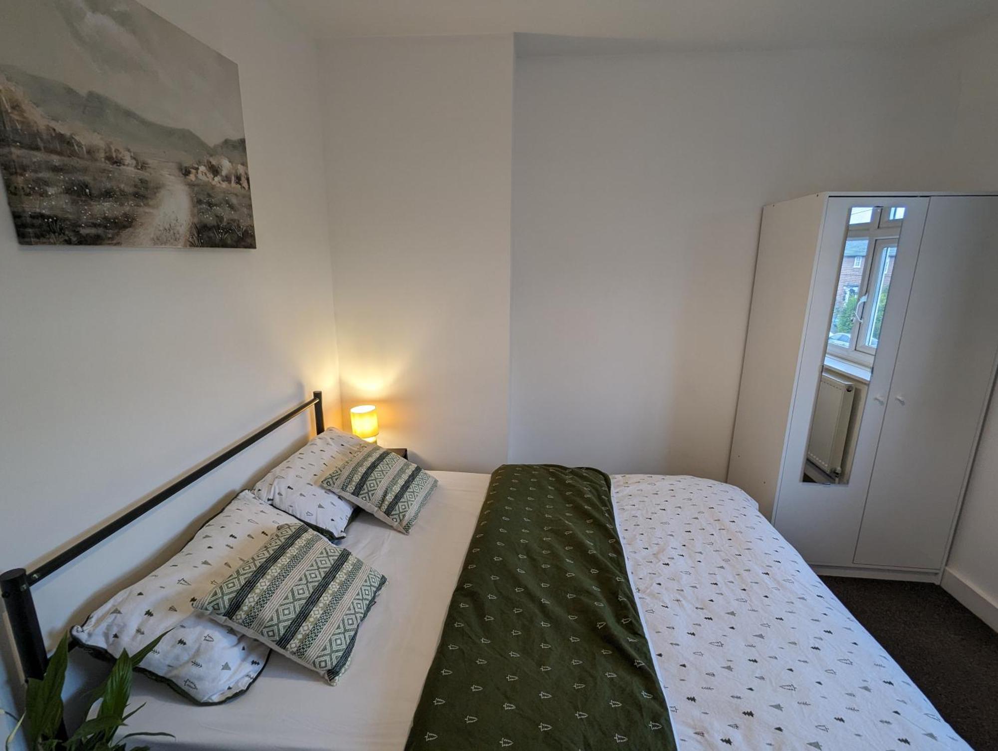 Fantastic 3-Bedroom House In London Morden  Ngoại thất bức ảnh